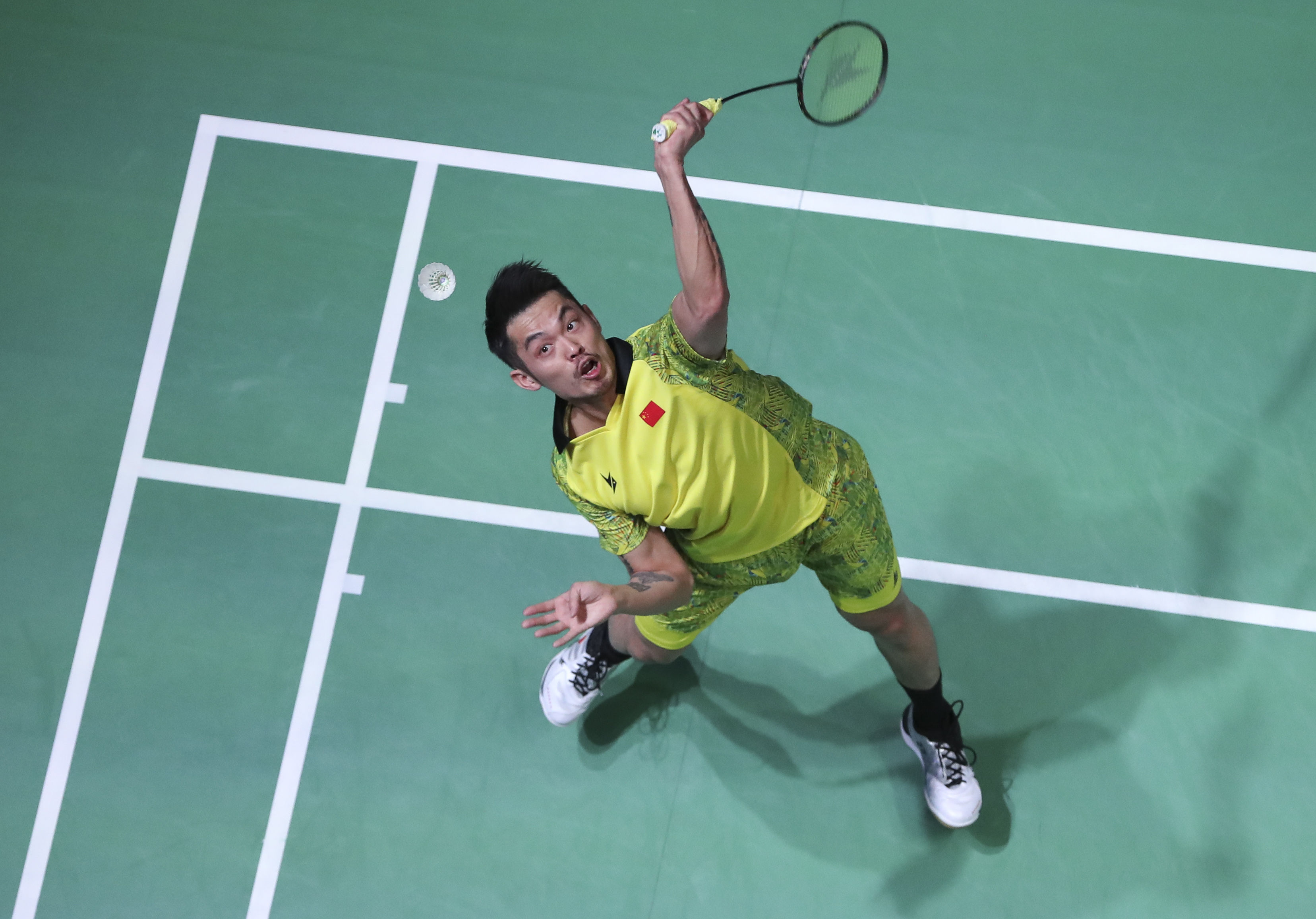 中国羽毛球队鏖战英格兰羽毛球队，林丹惊艳世界