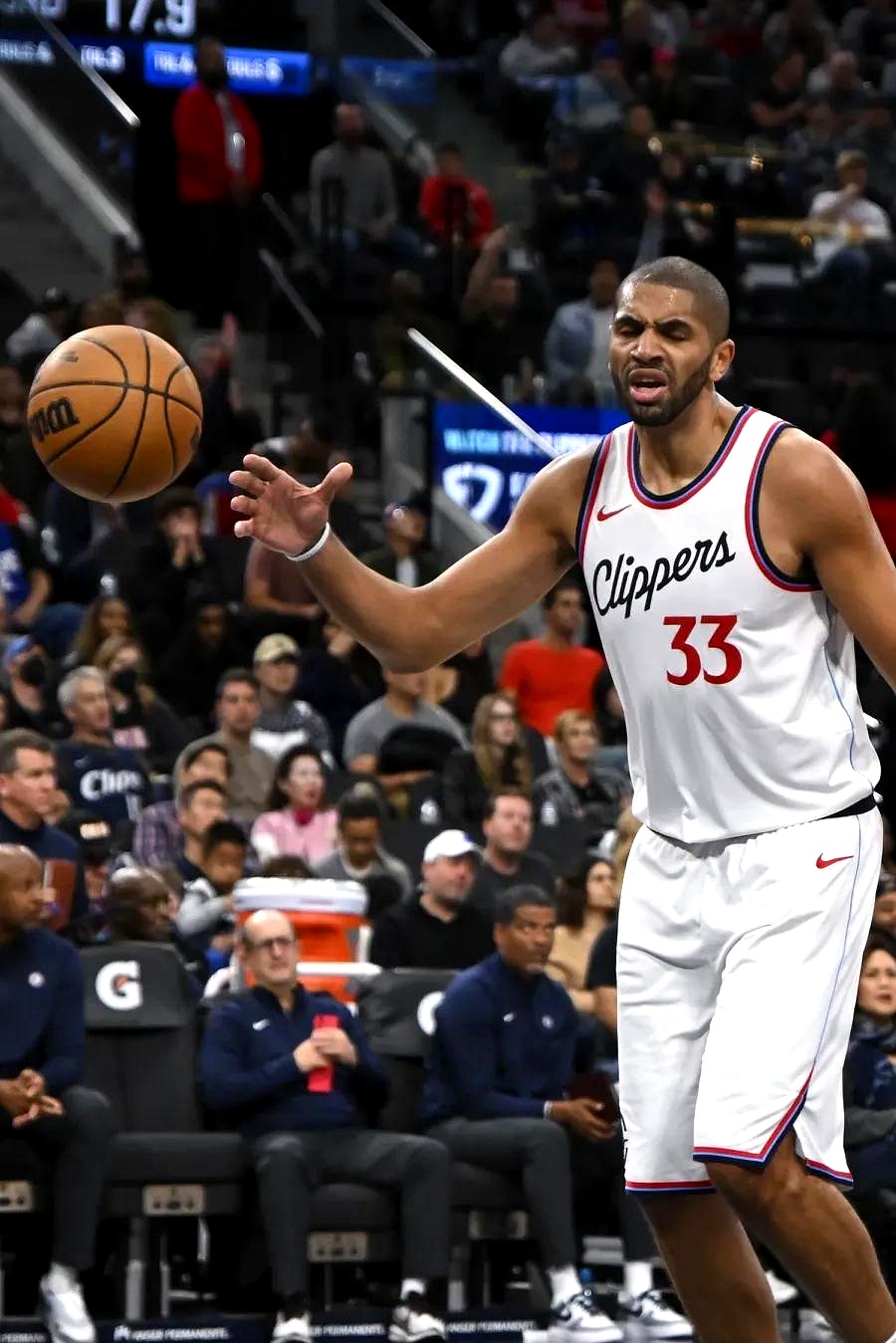 湖人B队绝地反击菲律宾男篮，巴图姆高光表现的简单介绍