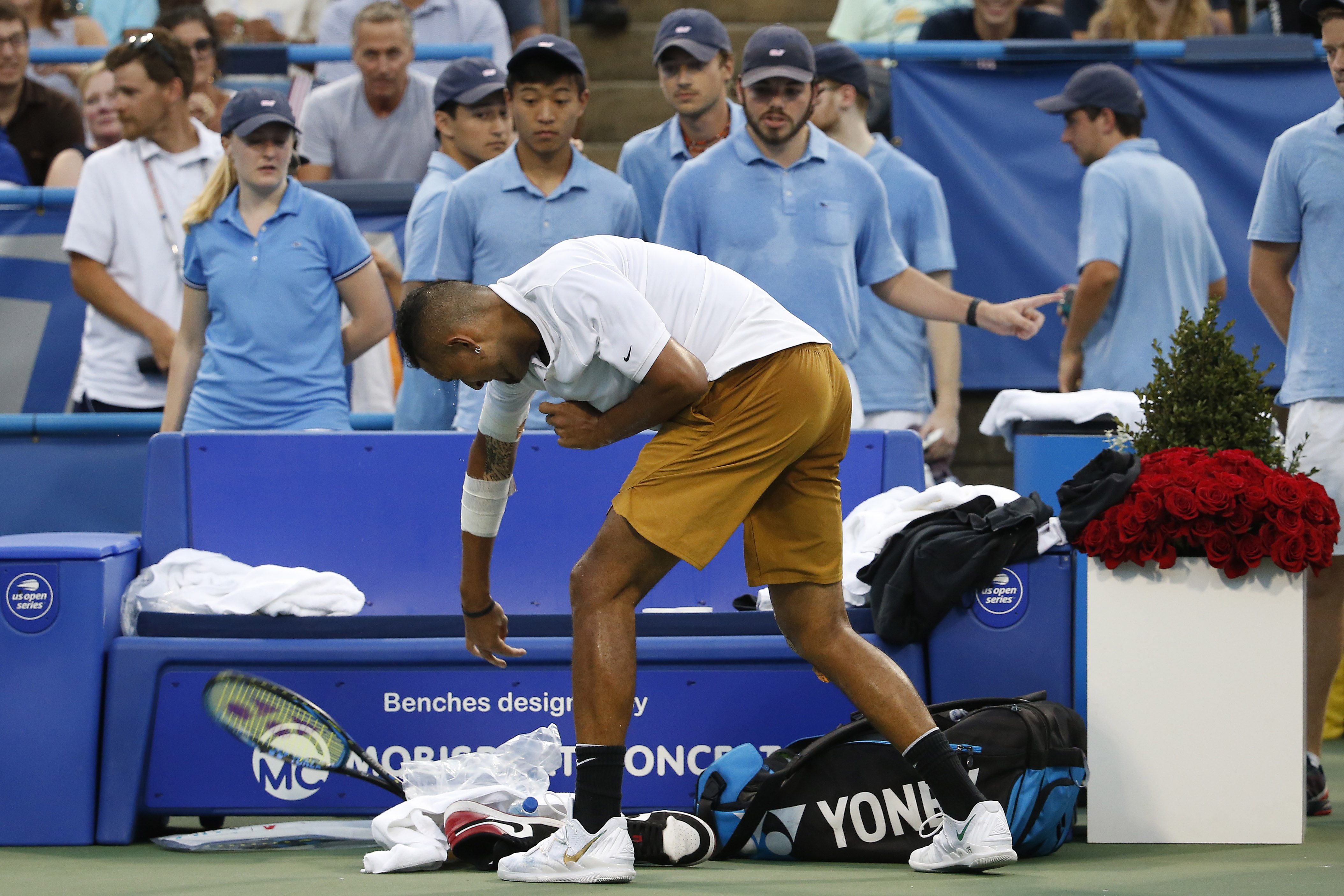 英国网球队逆转意大利网球队，克耶高斯绝境逆转