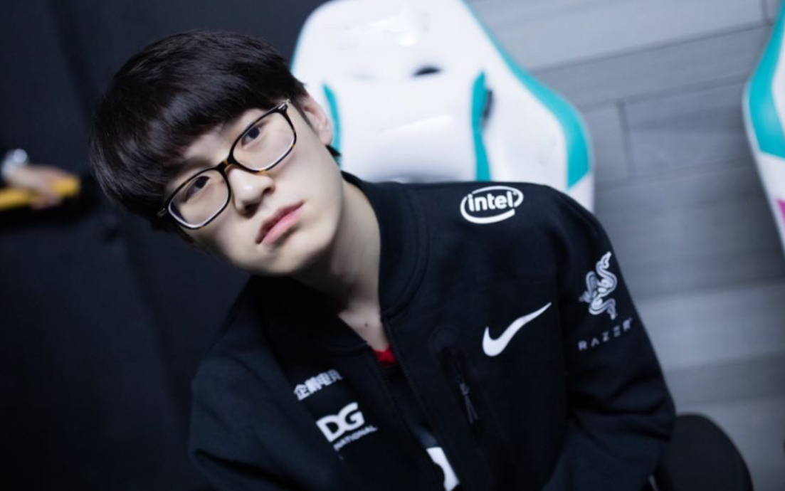 包含CLG绝地反击FLY,Meiko2制霸全场的词条 包含CLG绝地反击FLY,Meiko2制霸全场的词条