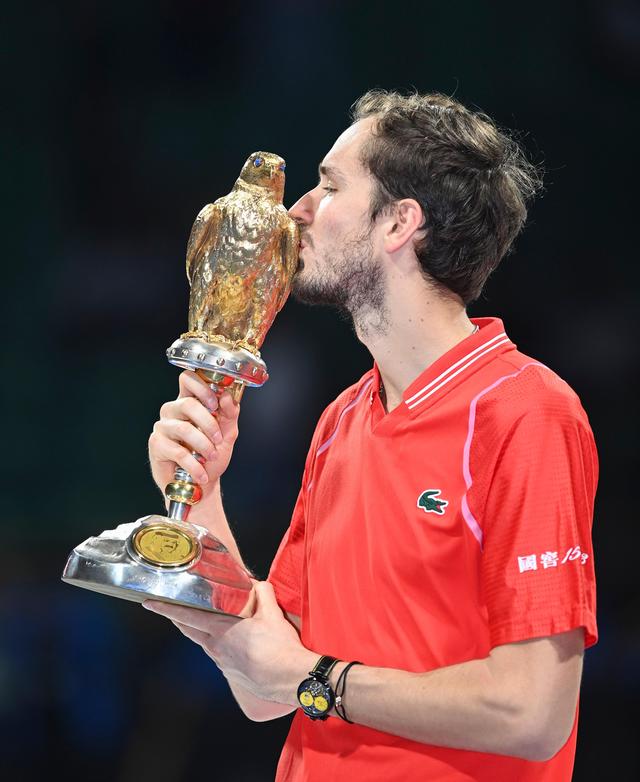 ATP总决赛逆转美网，梅德韦杰夫关键制胜