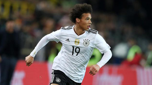 英格兰横扫日本,库尔图瓦刷新纪录 英格兰横扫日本,库尔图瓦刷新纪录