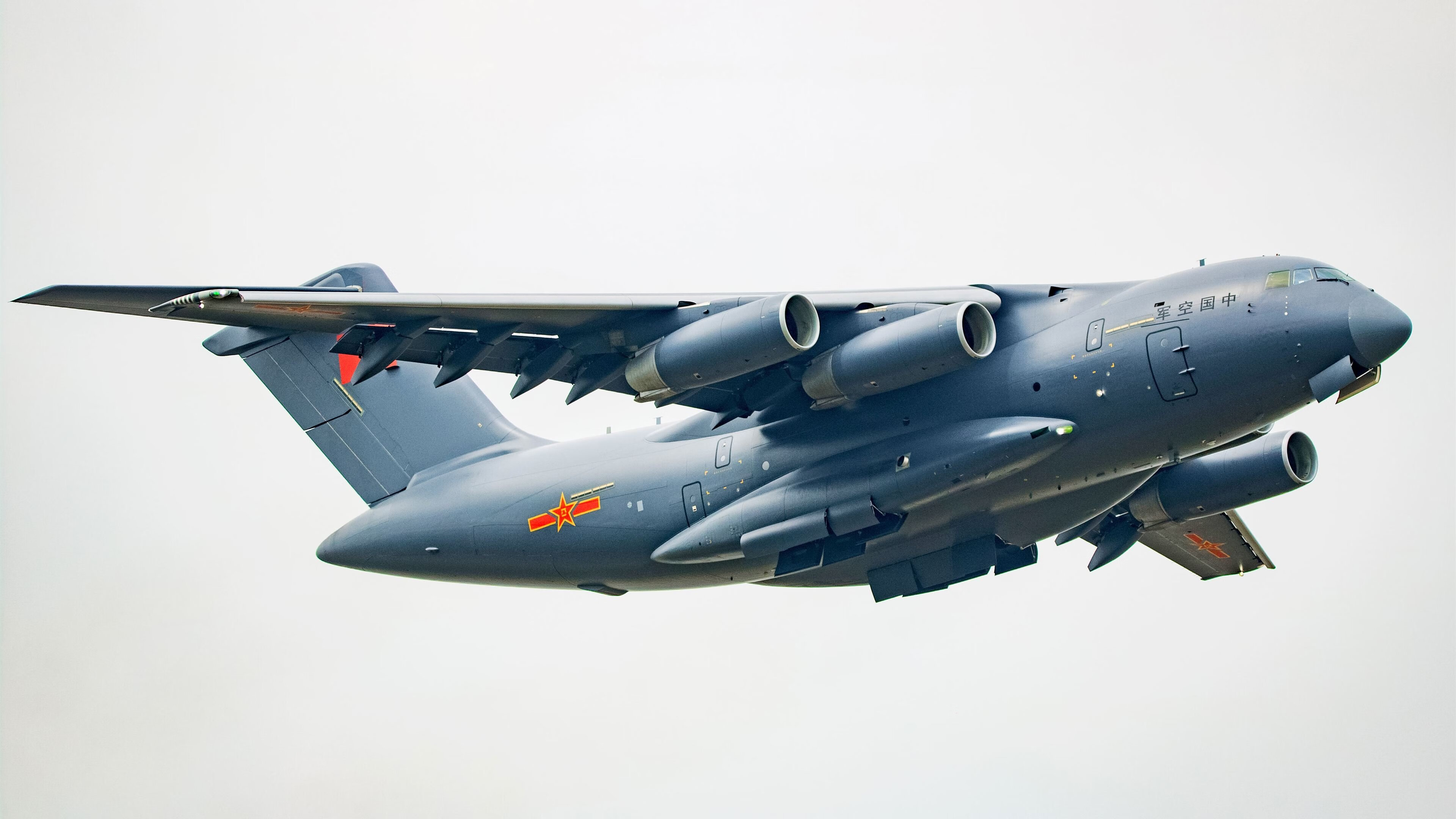 当秒针划过终场哨声，东方绝杀夜与西方封神战